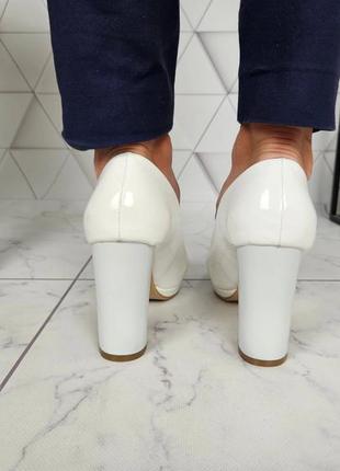 Туфли белые на широком каблуке с платформой распродажа6 фото