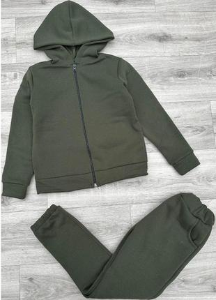 Костюм однотонний