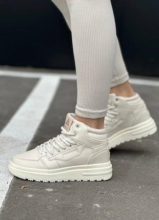 Кросівки жіночі зимові на платформі молочні кеди