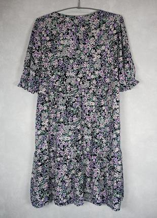 Расклешенное ярусное платье из вискозы с цветочным принтом 44 размера5 фото