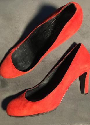 Яркие красные замшевые туфли лодочки marc cain2 фото