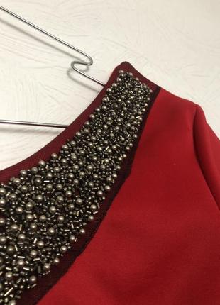Теплое мини платье-мини красная футляр по фигуре с вышивкой2 фото