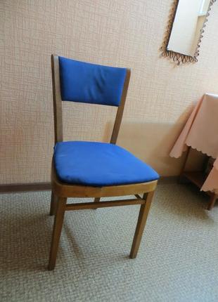 Деревянный стул под реставрацию.2 фото