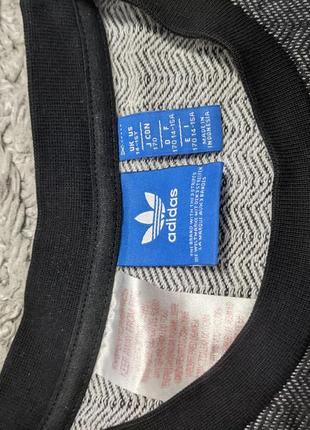 Класний світшот adidas originals, size 170(s/m)
плечі 41
підпахви 49
довжина рукава 56
довжина 635 фото