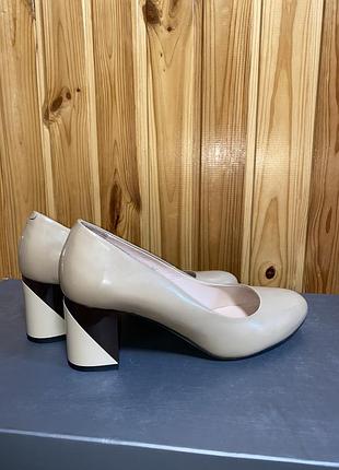 Туфлі жіночі