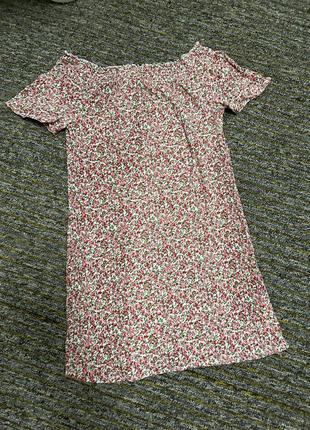 Легкое летнее платье с обнаженными плечами цветочный принт жатка xs s m