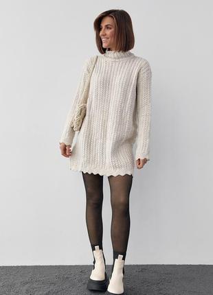 Вязаная туника с узором из мелких косичек