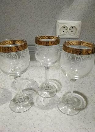 Фужеры bohemia. стаканы с позолотой.