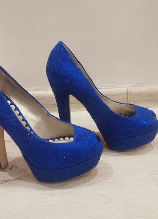 Вечерние туфли синего цвета со стразами4 фото