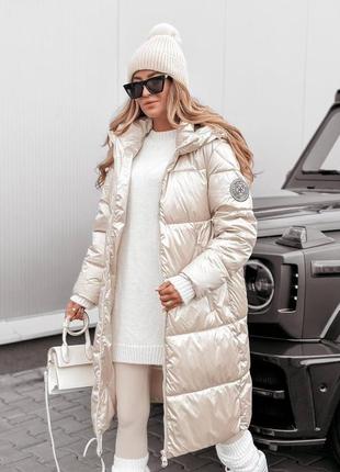 Пальто куртка жіноче тепле зимове на зиму базове з капюшоном утеплене чорне біле бежеве коричневе зелене хакі пуховик батал довге стьобане лакове