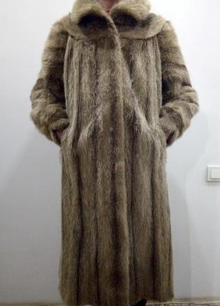 Стильная женская шуба /мех нутрия, заводская вычинка/расклешенная к низу