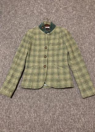 Зеленый пиджак из шерсти