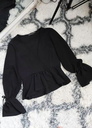 Класична чорна блуза з декольте блузка з довгим рукавом