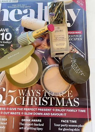 Пудра, тональный крем, кушон, помада. лот качественной косметики.