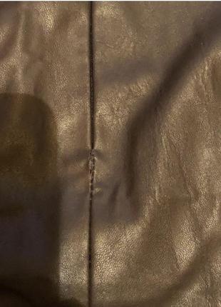 Трендовая коричневая юбочка из кожи заменителя3 фото