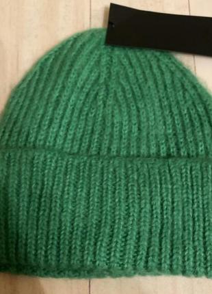 Шапка в'язана яскрава жіноча , тепла об'ємна шапочка жіноча, зелена шапка
