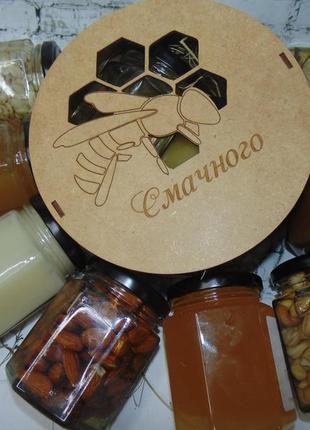 На 8 мартат подарочный набор орехи с медом миндаль и фундук 200мл9 фото