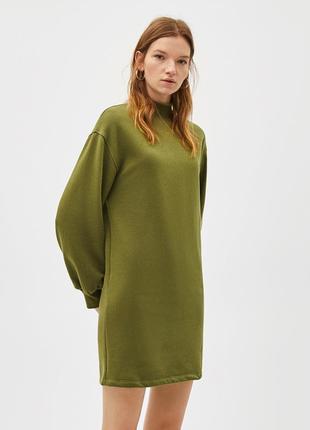 Зеленое теплое платье bershka