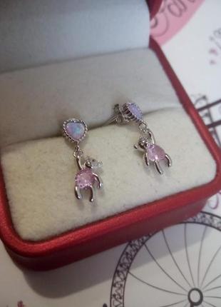 Срібні сережки з рожевим опалом і фіанітами "закохане ведмежа"6 фото