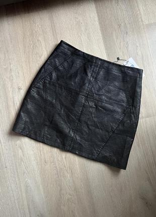 🪶 новая кожаная мини-юбка короткая юбка из эко-кожи divided m-l1 фото