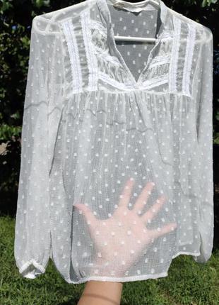 Очень красивая воздушная прозрачная белая блуза zara с кружевом3 фото