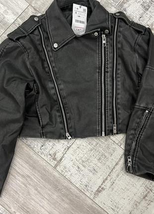 Жіноча куртка в стилі zara