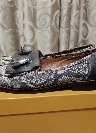 Качественные стильные кожаные брендовые туфли russell & bromley