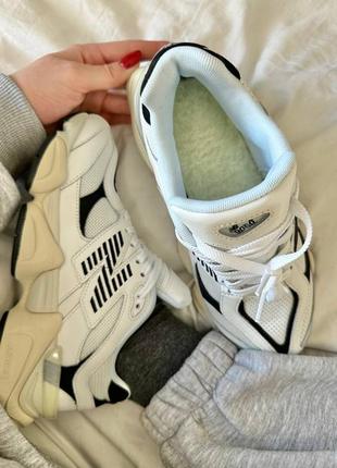 Жіночі зимові кросівки nb 9060 white/black fur