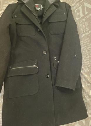 Мужское кашемировое пальто м-l, в отличном состоянии, одевалось до 20 раз не больше....