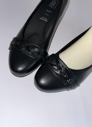 Easy street жіночі класичні туфлі на каблуку 41-й розмір.3 фото