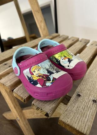 Дитячі утеплені crocs крокси тапочки оригінал крижане серце frozen анна і ельза домашнє взуття clarks