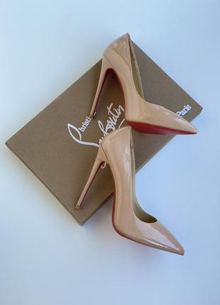 Женские бежевые кожаные лакированные туфли-лодочки christian louboutin so kate 10 12 см8 фото