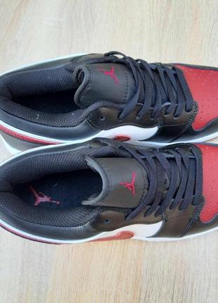 Мужские кроссовки демисезон nike air jordan низкие белые с черным с бордовым7 фото