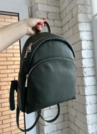 Компактный и универсальный кожаный рюкзак. кожаный рюкзак италия1 фото