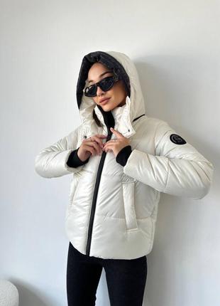Зимова куртка пуховик з капюшоном / пухова куртка біла чорна бежева