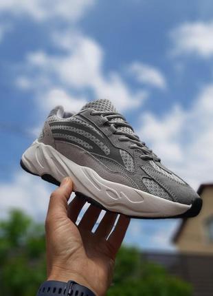 Мужские кроссовки демисезон adidas yeezy boost 700 v2 светло серые