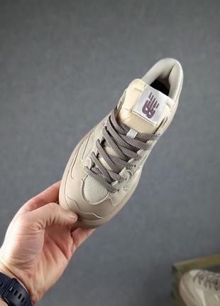 Женские кроссовки демисезон new balance ct302 темно бежевые