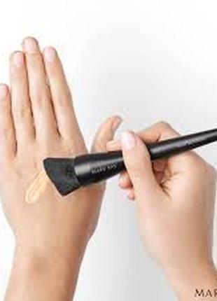 Пензель для нанесення основи під макіяж мері кей мери мєрі