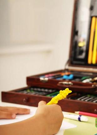 Набір для малювання artkids у дерев'яній валізі з 123 предметів, комплект для дитячої творчості5 фото