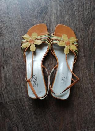 Легкі босоніжки sweet