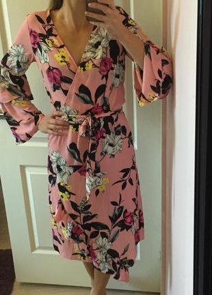 Платье розовое с цветами, цветочный принт xs-s, miss selfridge, тренд 2020