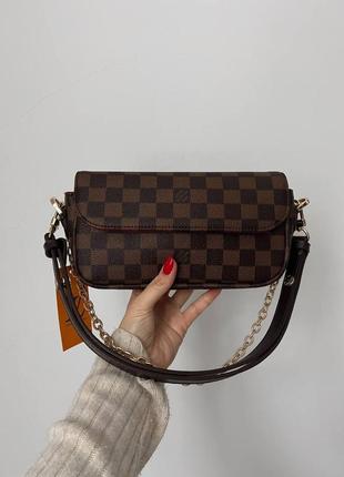 Невеличка сумка лв 3