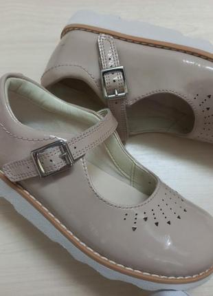 Clarks size 4 sale
