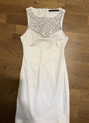 Платье белое с маечками бисером zara