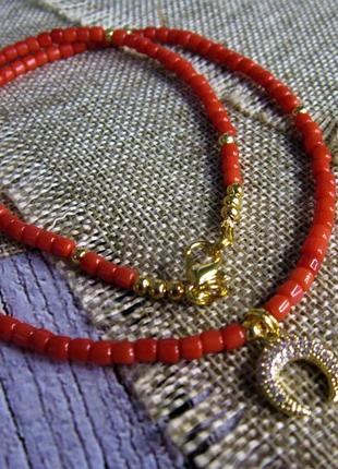 Ожерелье из натурального коралла с клубникой" золотая кунница"1 фото