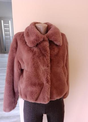 Мяка шубка urban outfitters