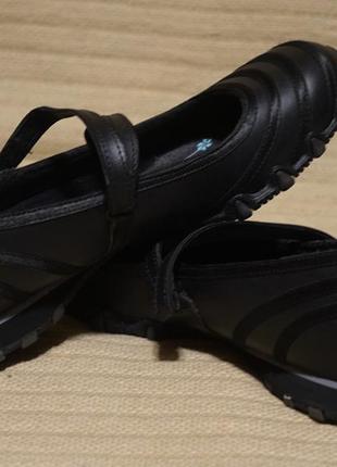 Легкі спортивні чорні шкіряні туфлі skechers-сша 38 р.