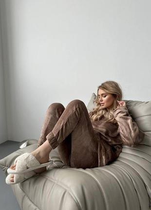 Пушистая тёплая махровая пижама бежевая коричневая мокко мягкая для дома для сна костюм комплект для бани для сауны брюки штаны кофта свитер худи6 фото