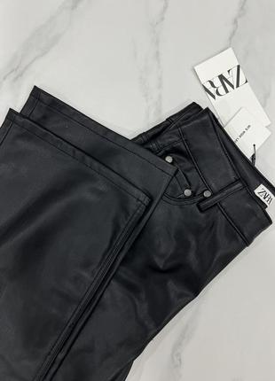 Брюки брюки zara straight из искусственной кожи 34 xs 36 s 38 m