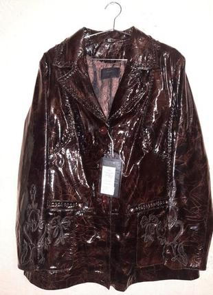 Кожаный лакированный пиджак